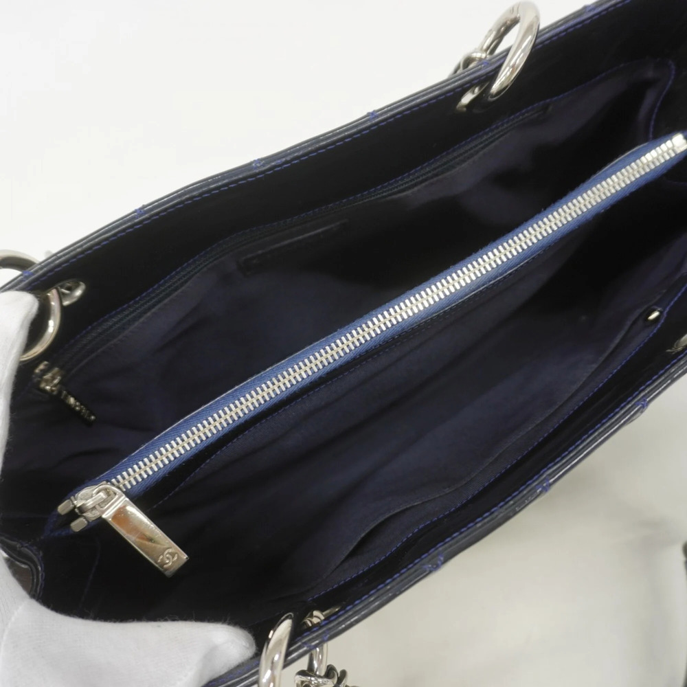 CHANEL Blue Leather Tote Bag - Picture 4 of 11